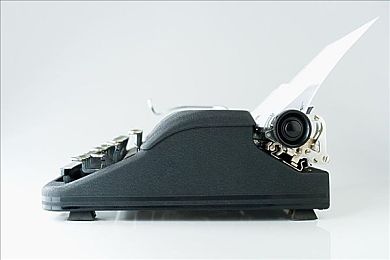 公交车上的诗请和小诗的背景故事背景介绍｜公交车上诗意涌动：城市风景线中的文学魅力-2