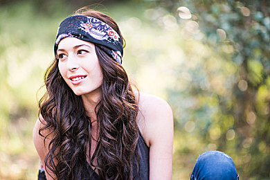 金发美女大战黑巨茎｜绿色卫士与巨茎争霸：森林生态平衡的微妙之战-2