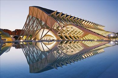 张警犬9分10秒头撞玻璃澎湃|警犬张英勇撞击玻璃9分10秒,无畏精神守护战友,引发社会广泛关注-2