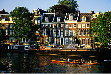 黄色软件下载3.0.3免费OPPO版破解大全苹果|破解风险,守护安全:揭秘“黄色软件下载”背后的网络隐患-1