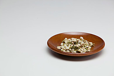 12岁的小孩骑马牙签搅大缸｜奇迹少年：平衡挑战大缸，牙签上的舞蹈传奇-3