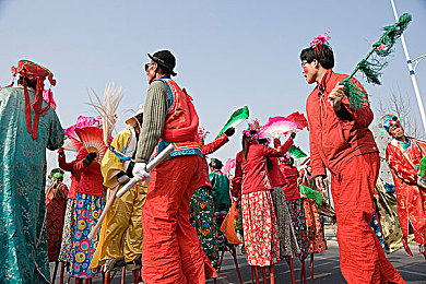 五对情侣到荒野别墅游戏|探寻荒野秘境,情侣携手破谜恋-3