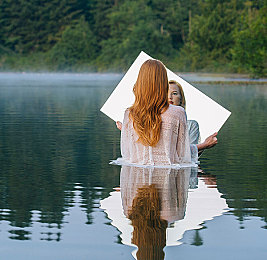 女初高中打屁股|校园禁罚:守护青春心灵之旅-1