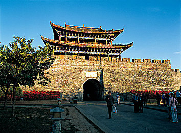 少妇推油高潮三次｜激情创业之旅：体验《少妇推油高潮三次》模拟经营游戏的独特魅力-2