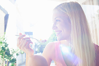 直播哪个好玩尺寸大｜直播盛宴：畅游各大平台，尺寸随心所“播”-3