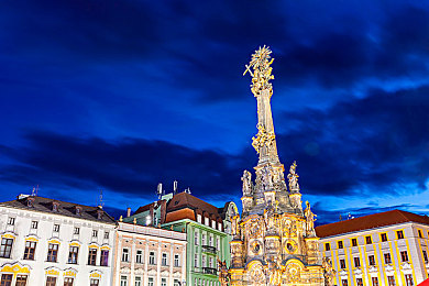 老师用丝袜脚帮我脚交|揭秘丝袜与脚交:一段神秘的历史,探寻服饰与情感交融的独特魅力-1