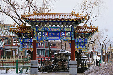 今天周末我和室友被约去唱歌小敏｜大学生周末新风尚：KTV欢歌笑语，友谊与娱乐共舞-3