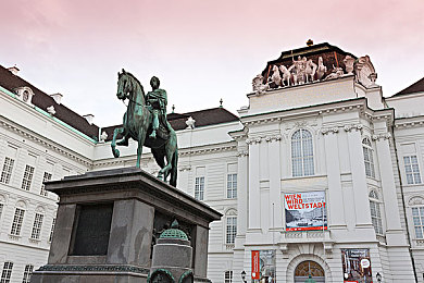 打开B站看直播|B站直播兴起:年轻人的新宠,娱乐与文化新篇章-3