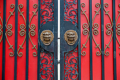 双手攀上两团少女峰的启示和意义｜勇攀心灵高峰：《双手攀上两团少女峰》挑战玩家意志与智慧-4