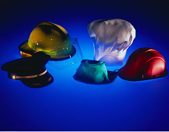 憋尿的时候被罚穿泳衣|古怪惩罚演变史:揭秘“憋尿穿泳衣”尴尬惩罚背后的文化内涵-4