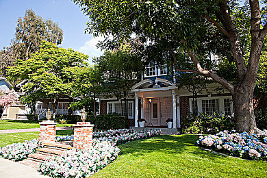 班花趴下让我 了一节课｜大学新生意外体验“班花趴下”游戏，一堂课笑不停-2