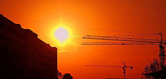 18少爷KTV被Gay囗互|“18岁少年KTV遭遇不测,社会关注未成年人保护与风气反思”-4