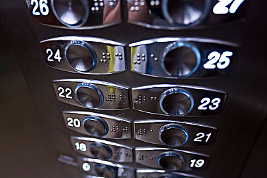 直男体育生被捆绑虐精|校园暴力阴影下的青春救赎之旅-2