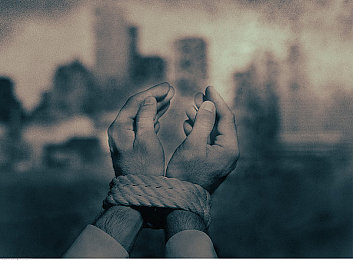 《潘甜甜三部曲》｜潘甜甜魅力之旅：从短视频网红到影视新星，揭秘她的成长故事-4