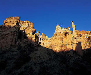 黄色app下载3.0.3|“焕新界面,智选内容:黄色APP 3.0.3版开启个性化体验之旅”-2