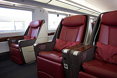 色七七影院｜探索七七影院：引领观影新潮流，打造色彩斑斓影视盛宴-3