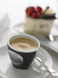 打扑克爽 又黄 动漫｜网络新现象：打扑克爽又黄动漫引发热议，专家呼吁加强监管引导青少年健康成长-2