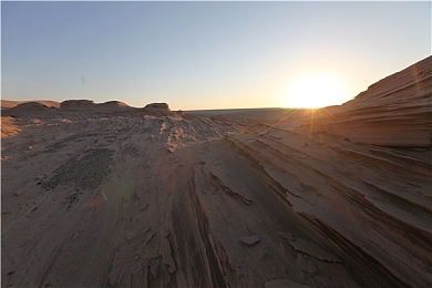 Niry人体欣赏一pics｜艺术家Niry人体艺术作品引发热议：创新视角下的人体之美探索-3