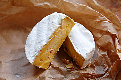 云缨被扒开腿坐做 同人游戏｜网络热议：同人游戏“云缨被扒开腿坐做”引发版权与道德双重思考-5