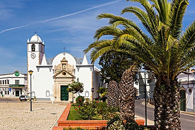 国内精品卡一卡二卡三｜金融创新卡战，消费升级风云录-2