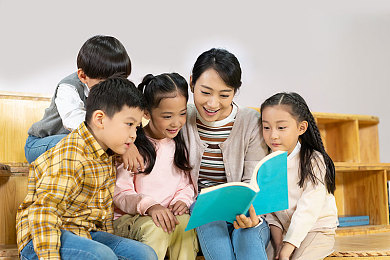 幼童小马拉车小男孩又黑又臭｜童趣互动，亲子共筑欢乐时光之旅-4