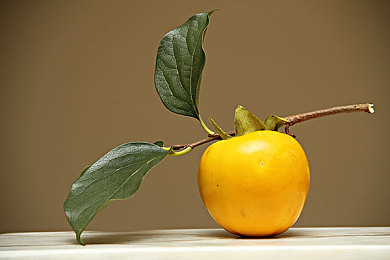 把 伸到女人 打扑克|“扑克牌游戏性骚扰事件引发热议:公共场所行为规范亟待加强”-4