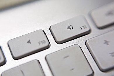 成品人直播APP大全｜直播盛宴：盘点五大热门成品人直播APP，探索行业新动态