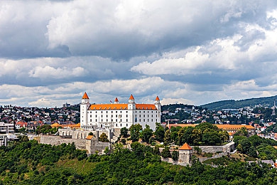 欧美人玩ps4还是xbox｜PS4与Xbox：欧美游戏市场争霸战，玩家偏爱谁？-1