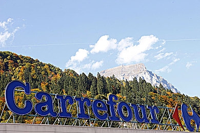 班长白丝脚上那浓浓的精华液|白丝精华奇遇记:班长脚部护理大变身-2