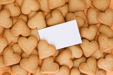 男生把小困困进女生定眼里｜“网络言论风波：性别歧视言论挑战女性尊严，共建和谐平等社会风尚”-5