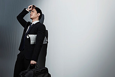 男生把自己的困困放在女生的困困里的图片|“趣味互动新潮流:创意“困困”图片,轻松拉近你我距离”-4