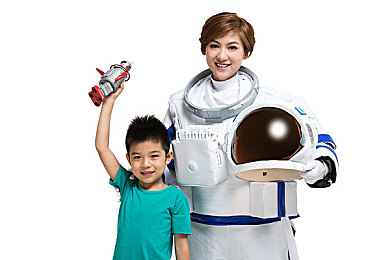 英语老师哭着说别吵了｜教育泪声：师生共鸣，共绘未来蓝图