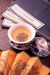 吃篮球帅交警的大臭脚小说｜篮球交警变脚神，趣味竞技任我行-5