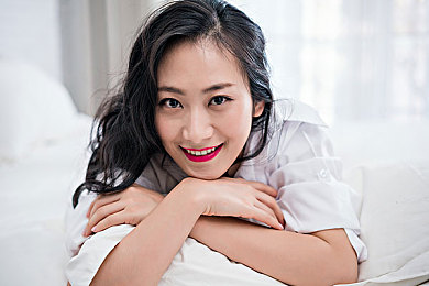 一小孩和妈妈打麻将还喊疼|温馨亲子麻将,共度欢乐时光-1