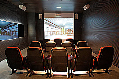 99久久视频｜“‘99久久视频’事件引爆网络，揭秘低俗内容泛滥背后的监管困境”-2