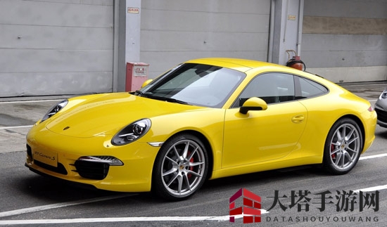 《狂野飙车9：竞速传奇》C车保时捷911 GTS COUPE属性详解